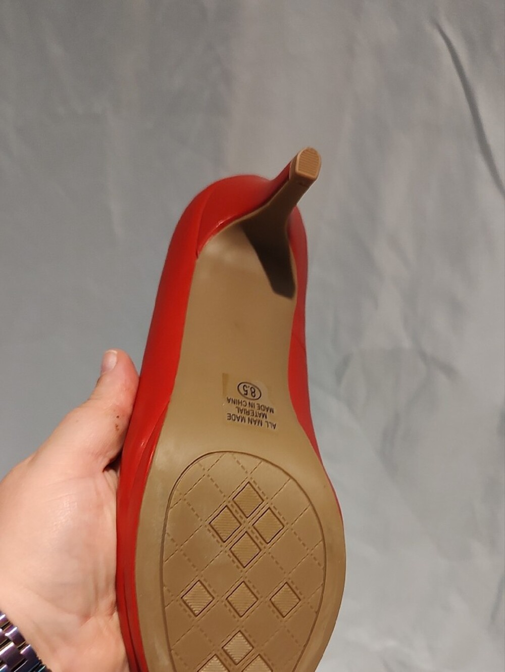 Soda Women's Red Round-Toe Mid Heel Pumps - Picture 4 of 4